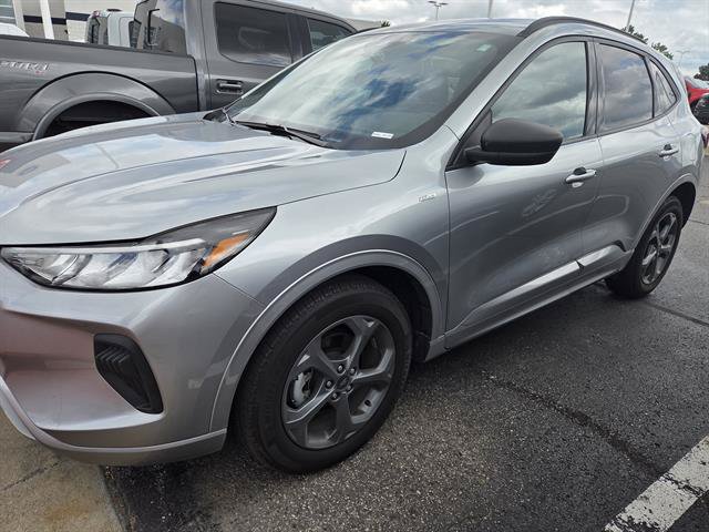 Used 2023 Ford Escape ST-Line w/ Tech Pack #1 AWD/4WD image 1