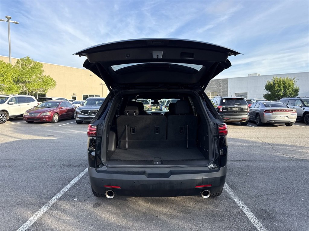 Used 2022 Chevrolet Traverse LT image 16