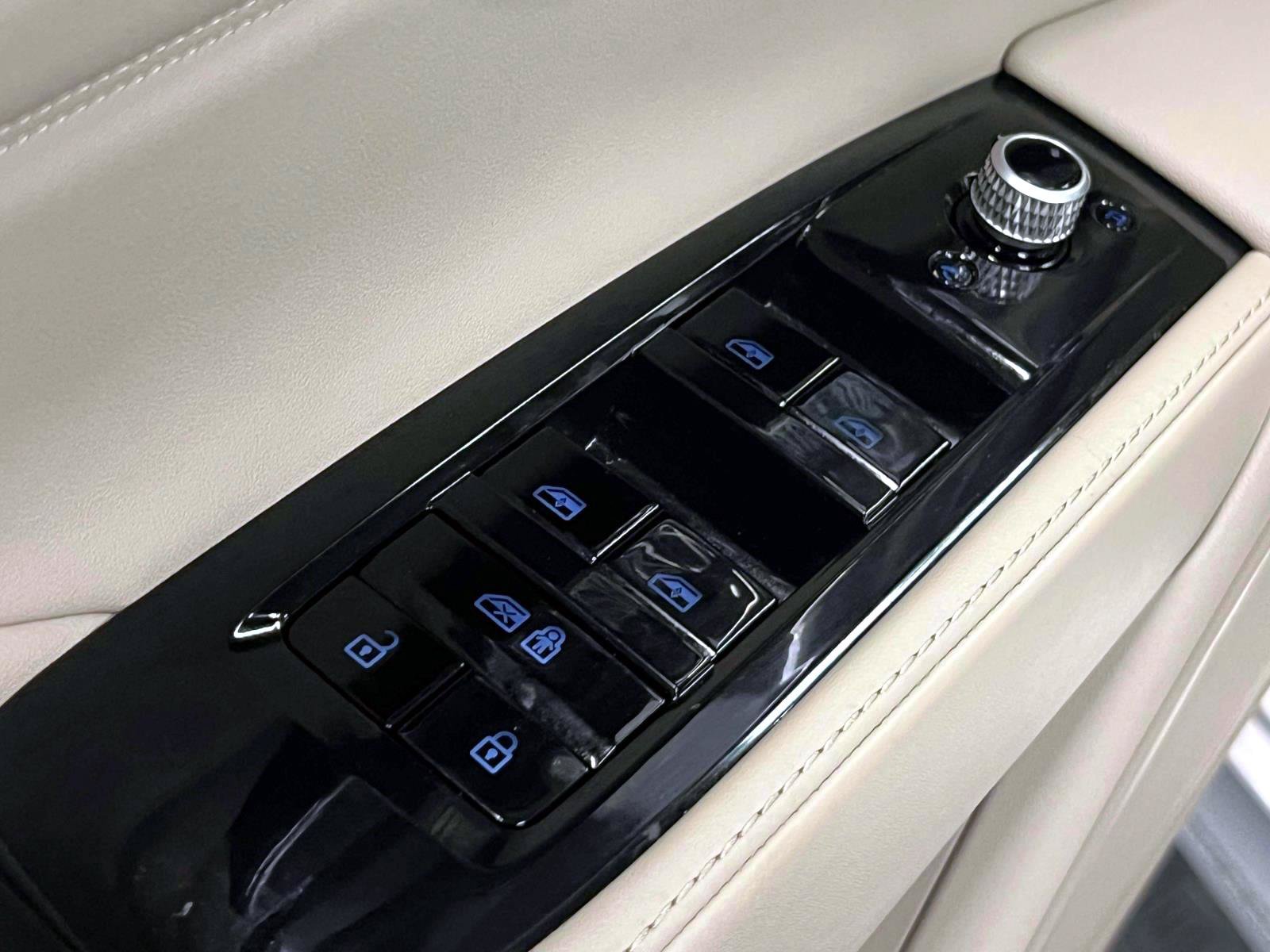 Used 2023 Maserati Grecale Modena AWD/4WD image 18