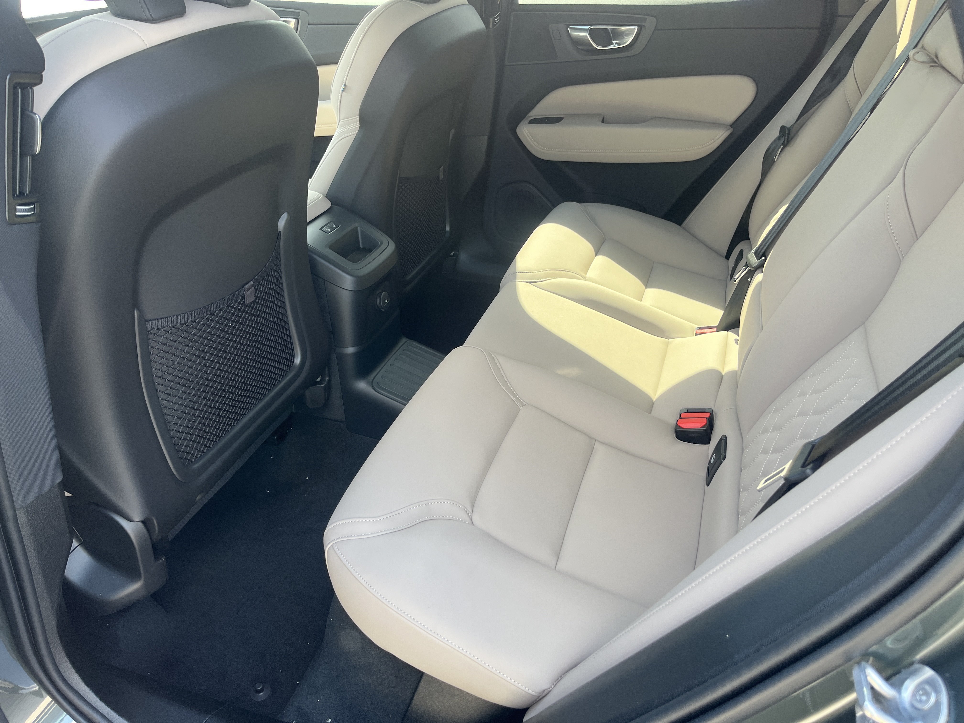 New 2026 Volvo XC60 T8 Core w/ Protection Package Premier AWD/4WD image 9