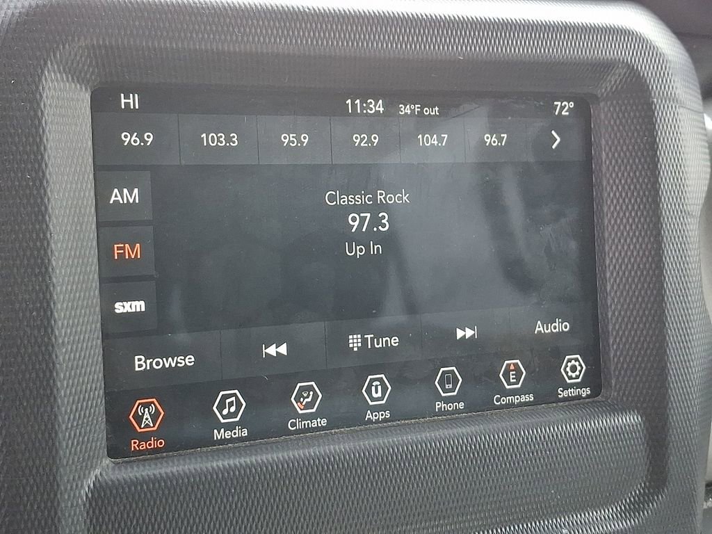 Used 2019 Jeep Wrangler Unlimited Sahara image 17