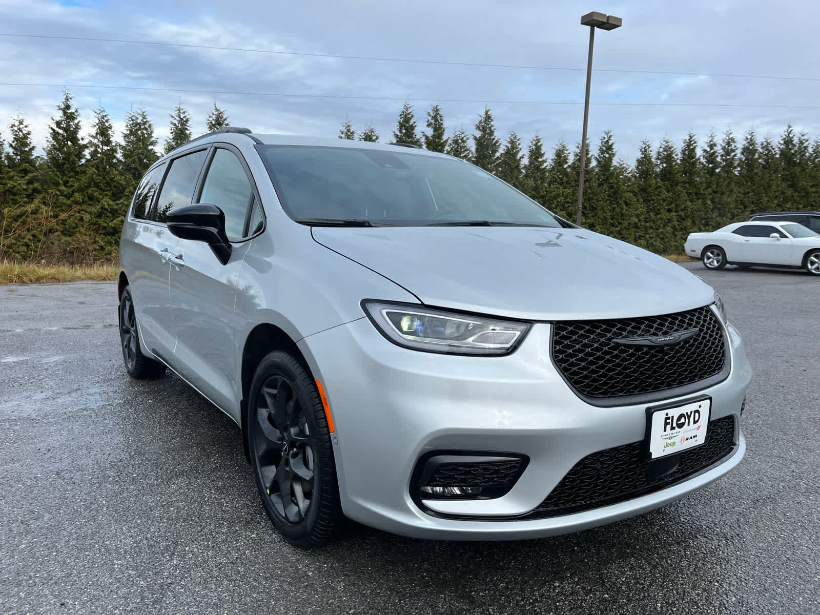 New 2026 Chrysler Pacifica Select w/ S Appearance Package