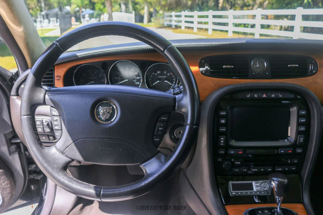 Used 2006 Jaguar XJ Vanden Plas Super V8 Portfolio RWD image 45