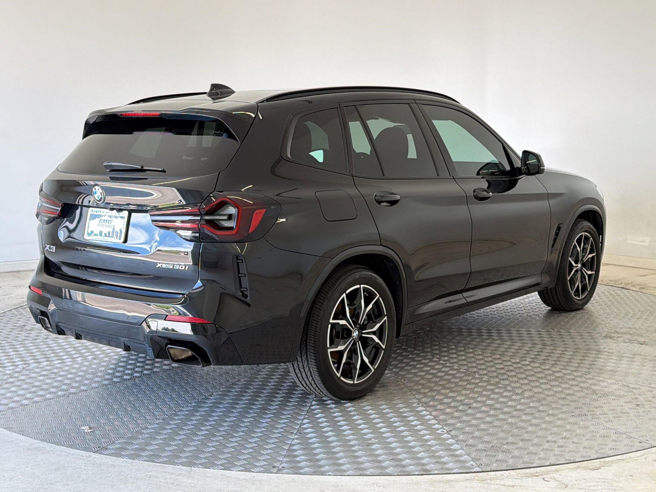 Used 2024 BMW X3 xDrive30i w/ Premium Package AWD/4WD image 9