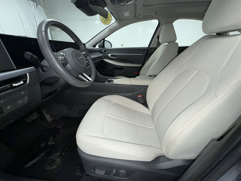 Used 2024 Hyundai Sonata SEL w/ Convenience Package FWD image 13