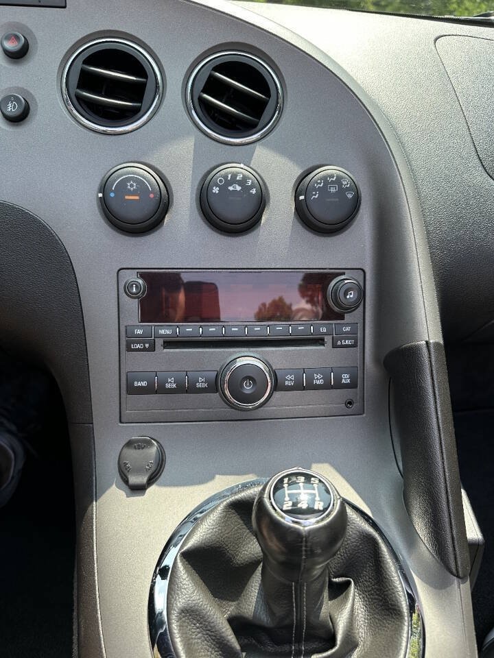 Used 2006 Pontiac Solstice Convertible w/ Premium Package RWD image 26