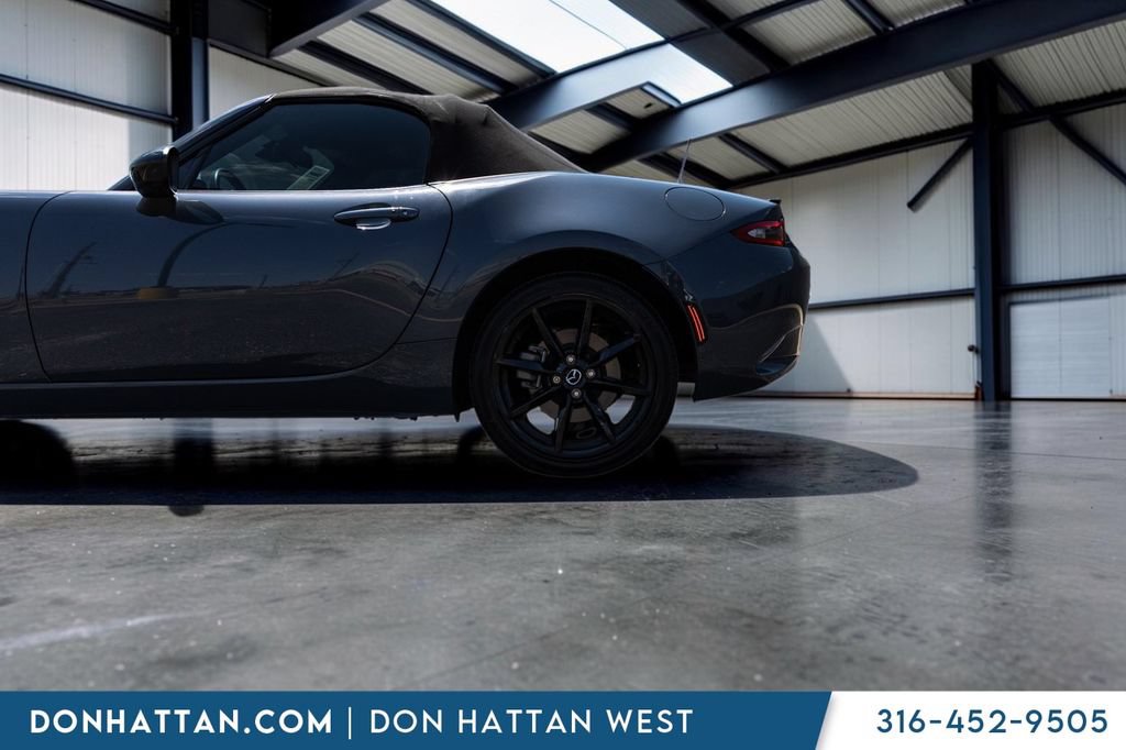 Used 2021 MAZDA MX-5 Miata Club RWD image 27