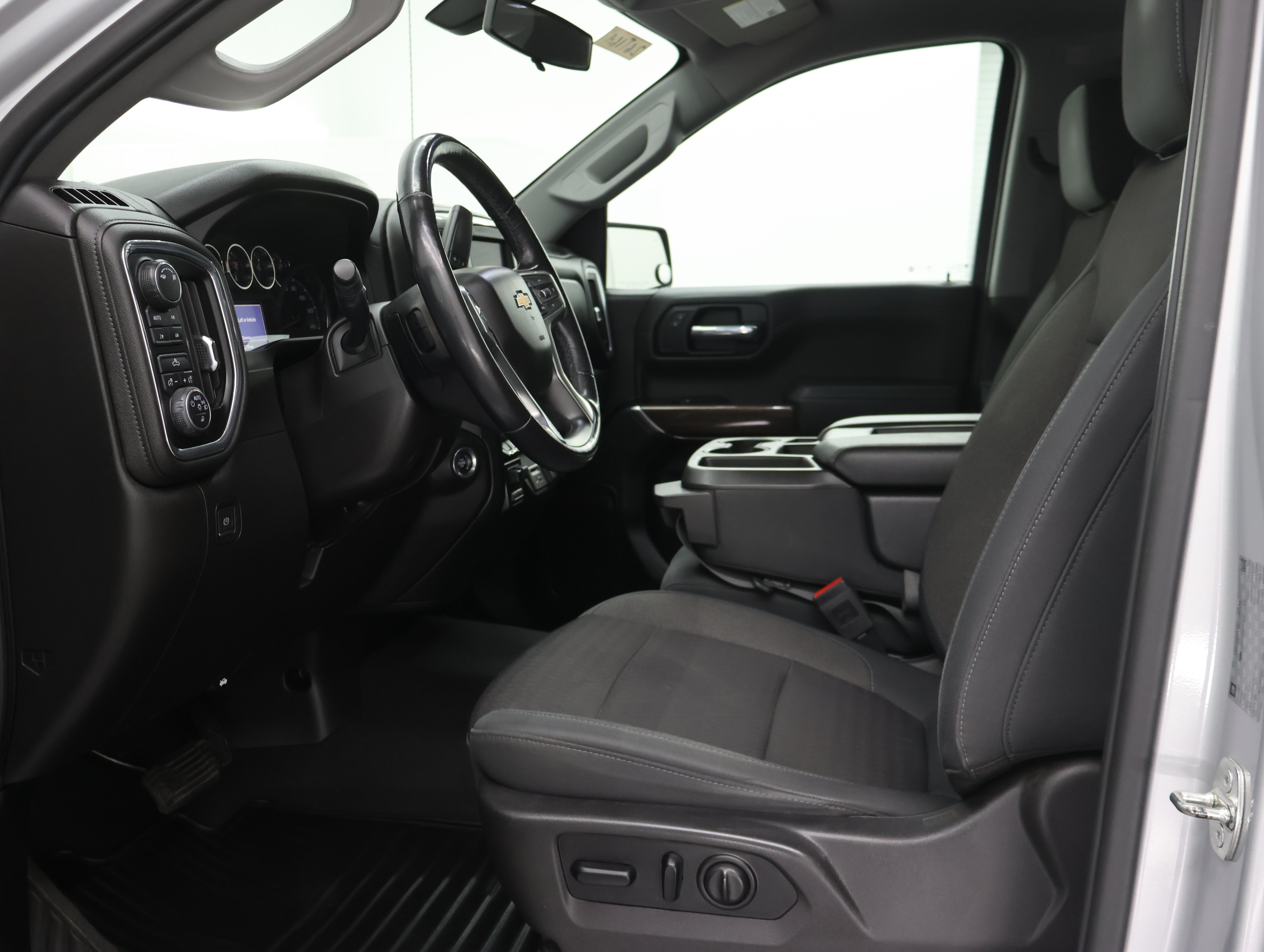 Used 2019 Chevrolet Silverado 1500 LT w/ All-Star Edition AWD/4WD image 8