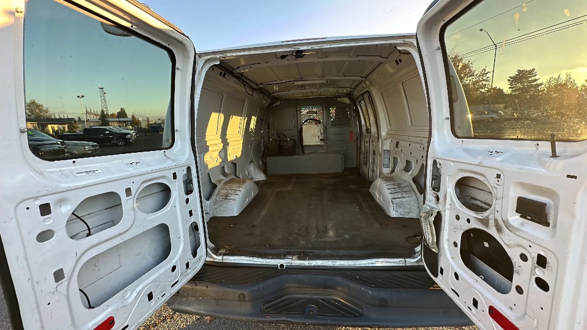 Used 2011 Ford E-250 and Econoline 250 w/ PWR Group RWD image 9
