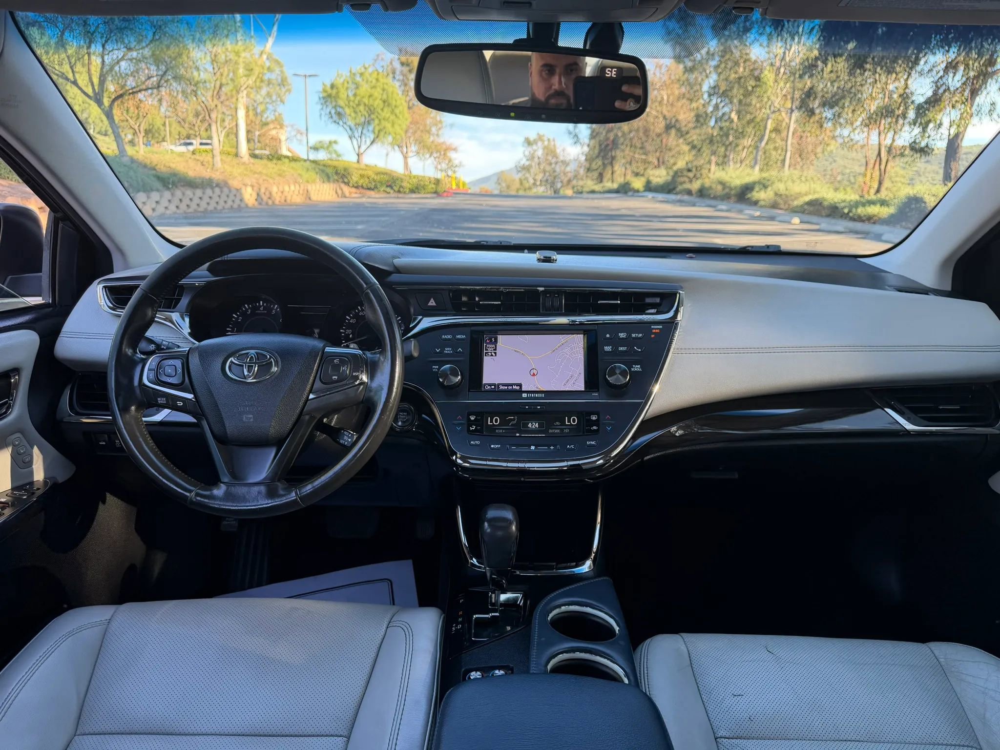 Used 2013 Toyota Avalon Limited FWD image 15