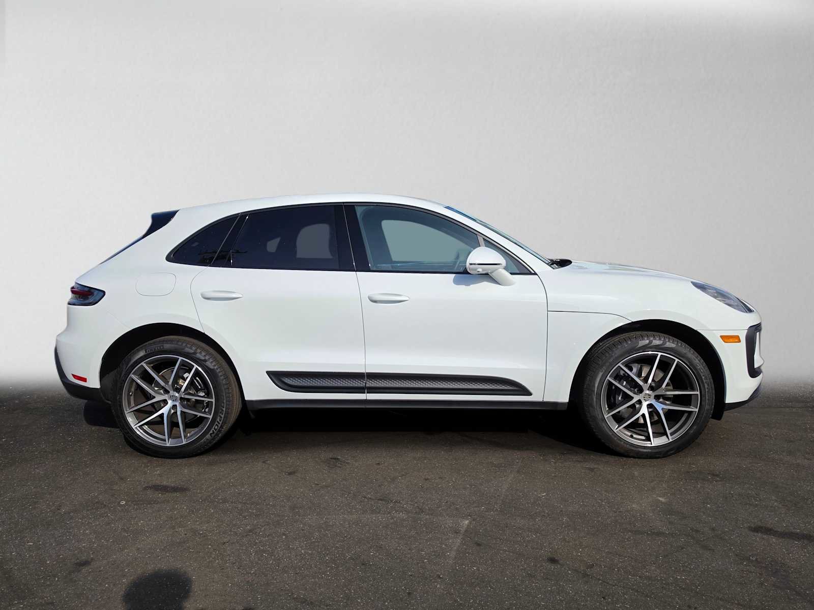 Used 2026 Porsche Macan AWD/4WD image 2