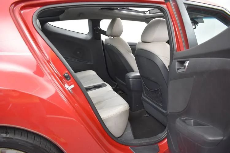 Used 2013 Hyundai Veloster w/ Style Pkg FWD image 16