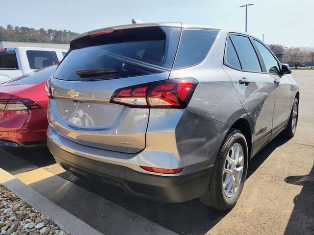 Used 2024 Chevrolet Equinox LS w/ LS Convenience Package image 5