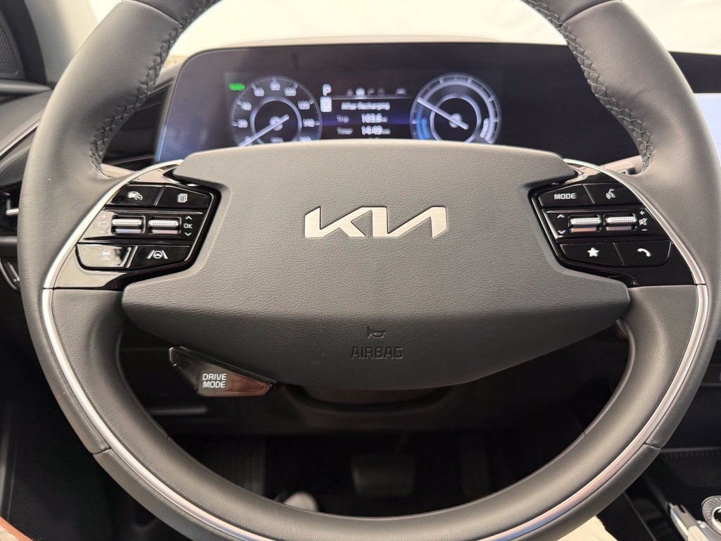 Used 2025 Kia Niro Wind FWD image 41