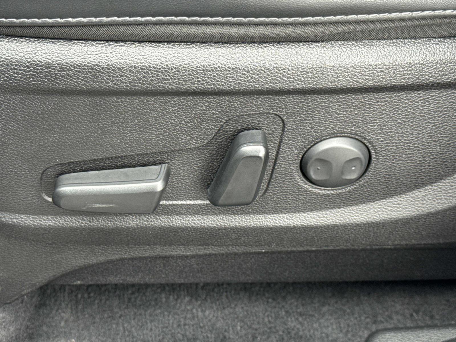 Used 2024 Kia Telluride S image 15