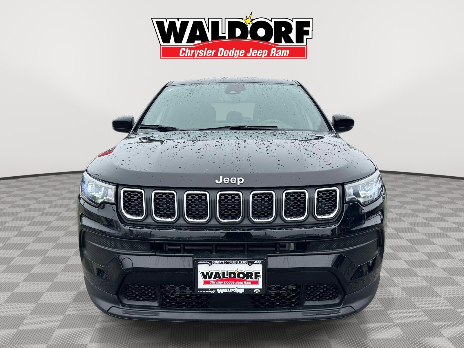 Used 2023 Jeep Compass Sport image 2