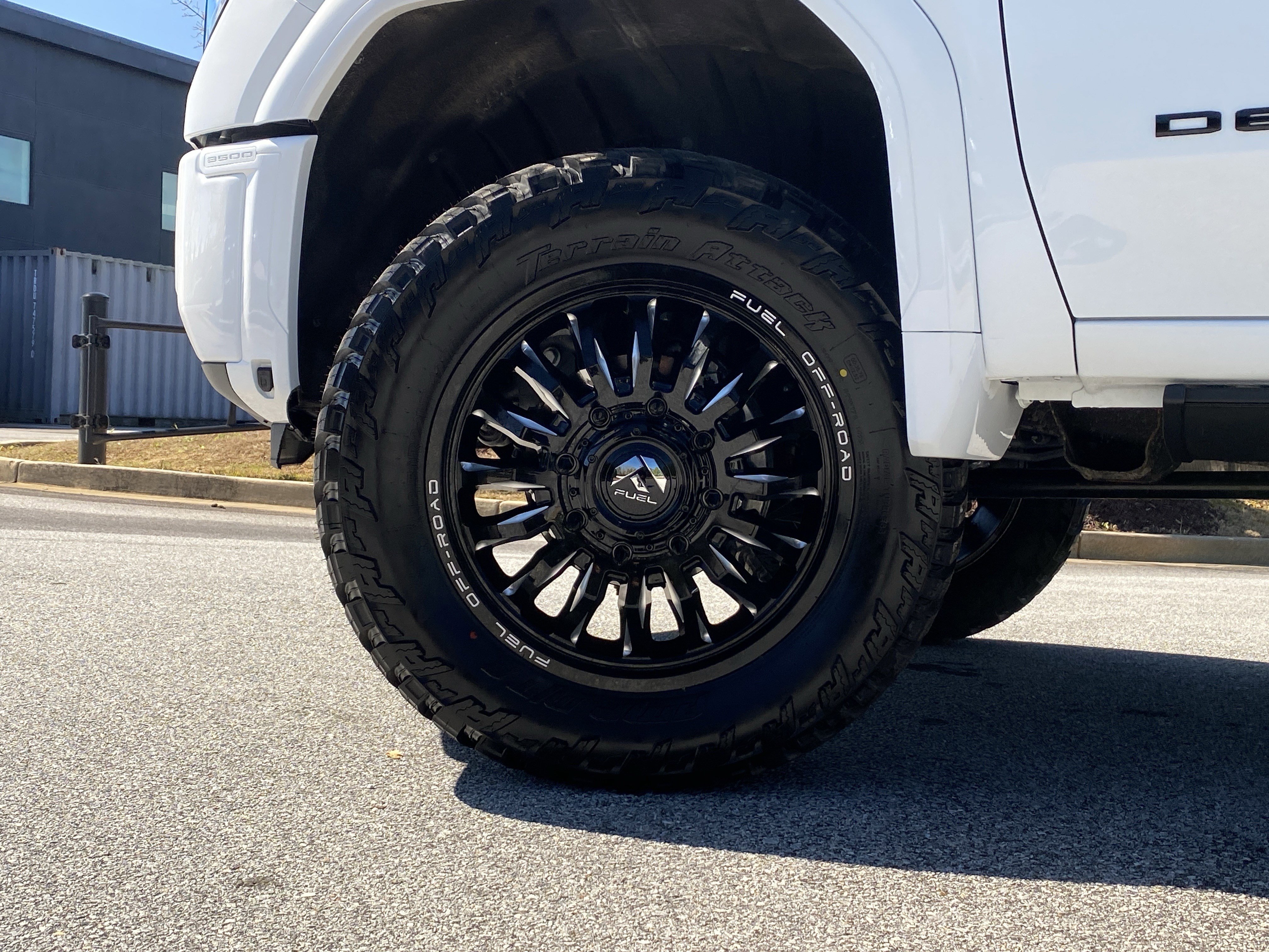 Used 2026 GMC Sierra 3500 Denali w/ Denali Reserve Package image 11