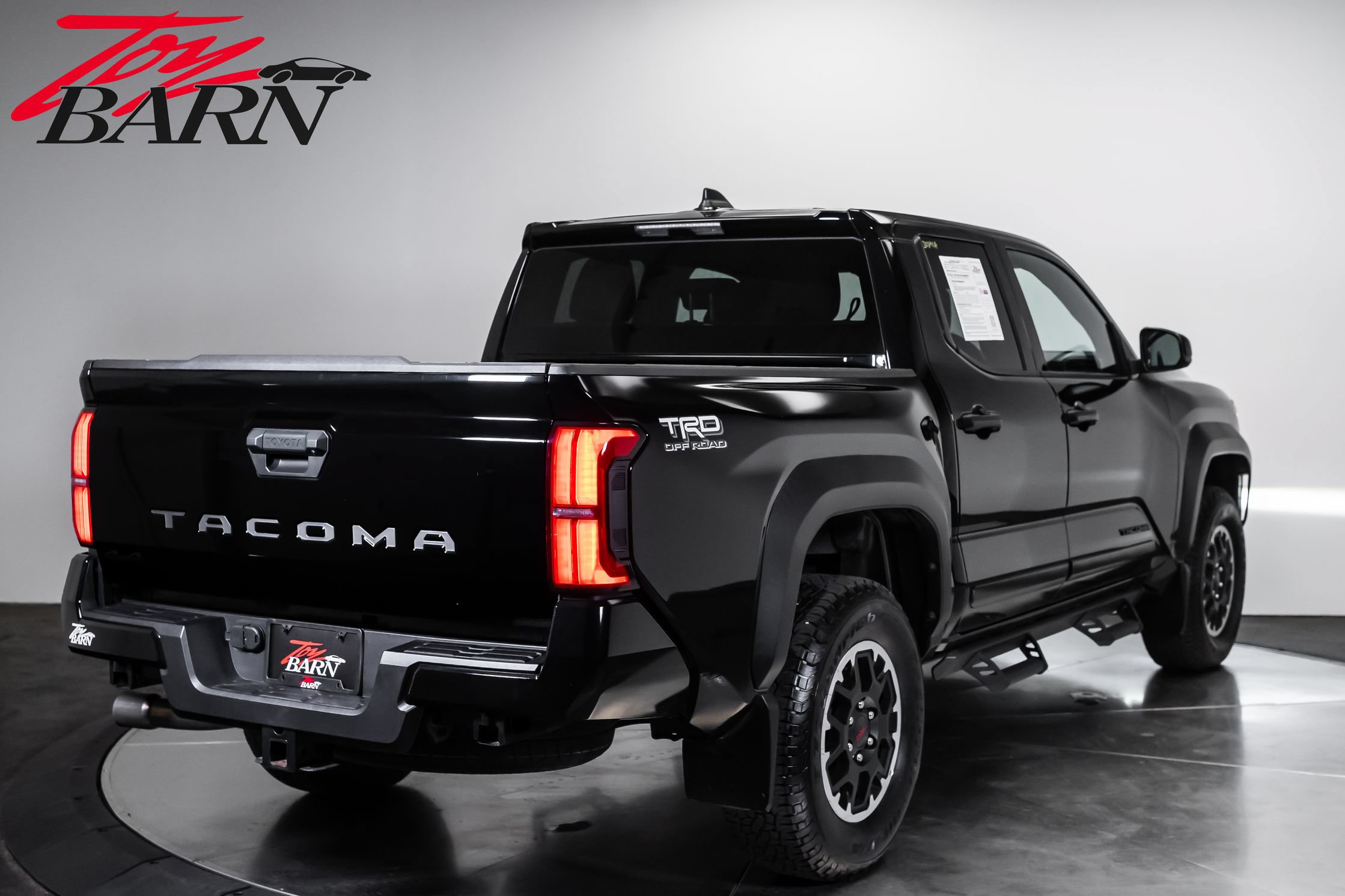 Used 2025 Toyota Tacoma TRD Off-Road AWD/4WD image 5