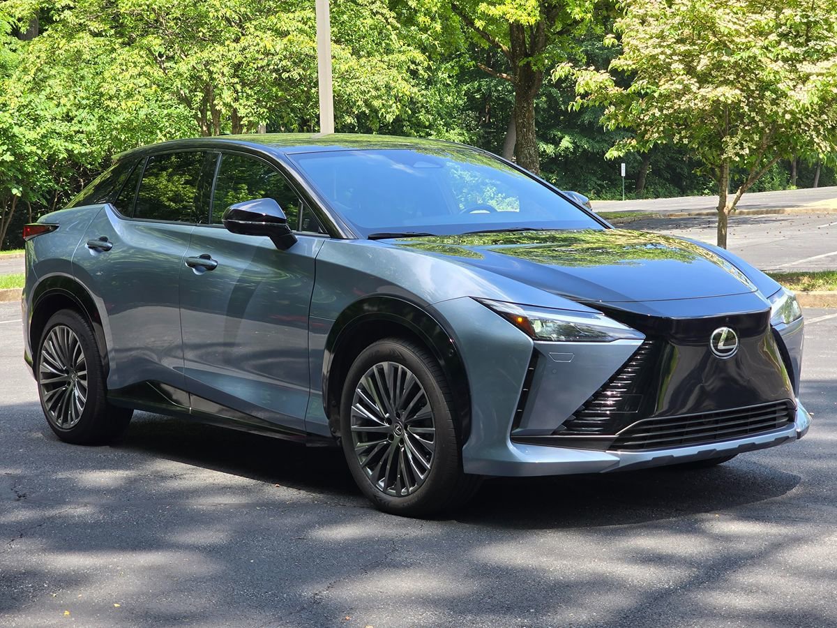 Used 2023 Lexus RZ 450e Premium w/ Accessory Package (Z1) AWD/4WD image 8