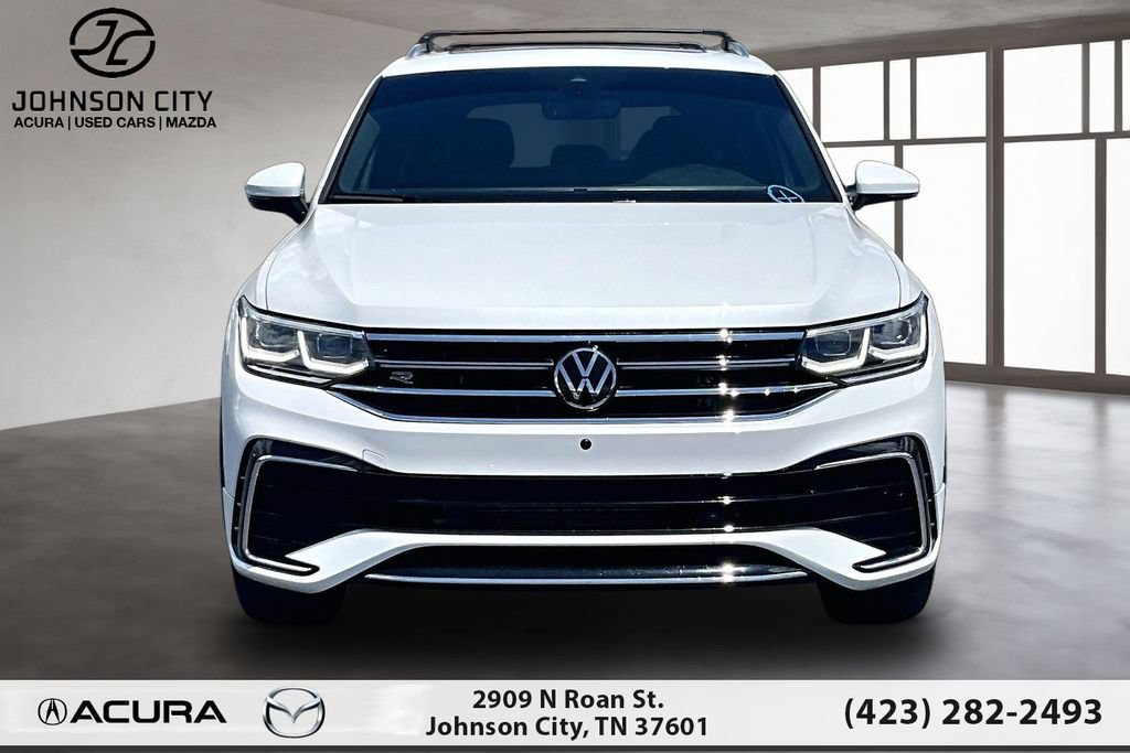Used 2024 Volkswagen Tiguan SEL R-Line AWD/4WD image 3