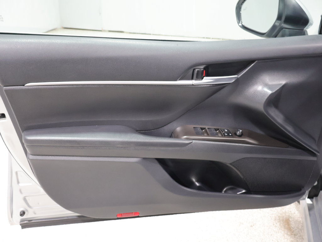 Used 2023 Toyota Camry SE w/ Convenience Package FWD image 13