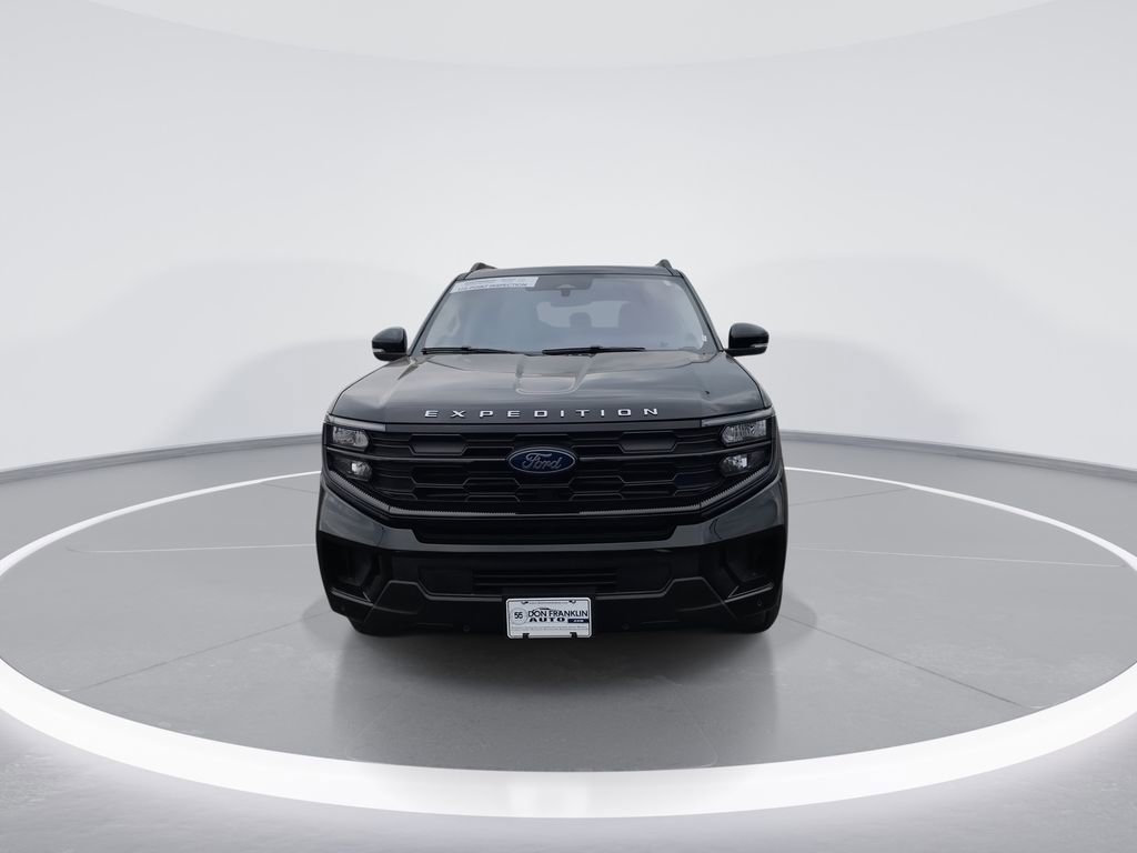 Used 2025 Ford Expedition Max Active AWD/4WD image 3