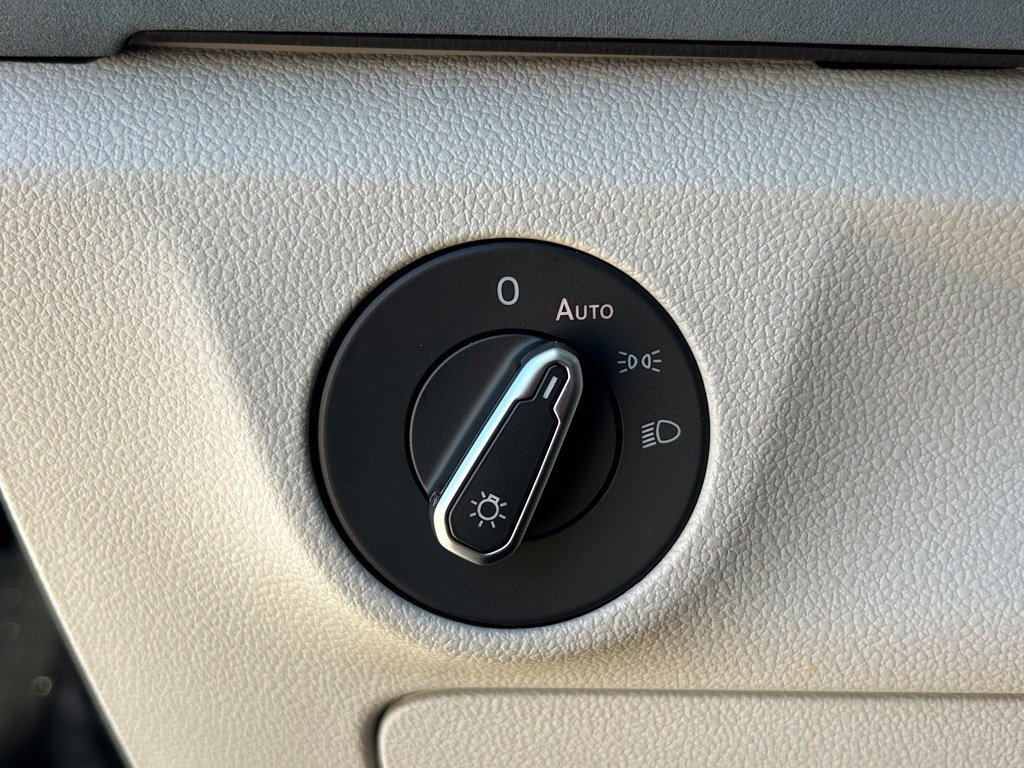 Certified 2026 Volkswagen Jetta SE FWD image 24
