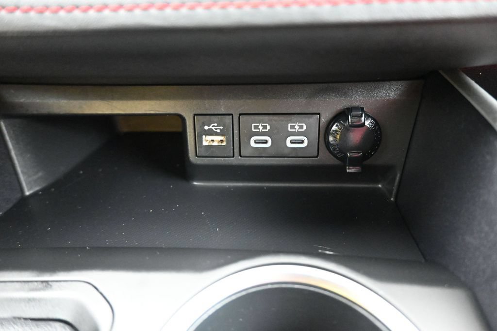 Used 2023 Toyota Highlander XSE FWD image 23