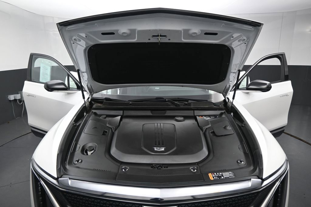 Used 2024 Cadillac Lyriq Sport AWD/4WD image 37