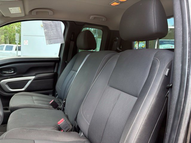 Used 2018 Nissan Titan SV AWD/4WD image 13