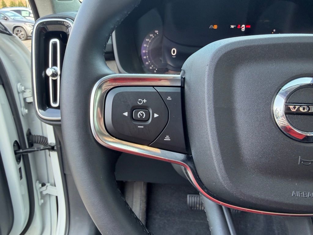 Used 2023 Volvo XC40 B5 Core w/ Convenience Package image 20