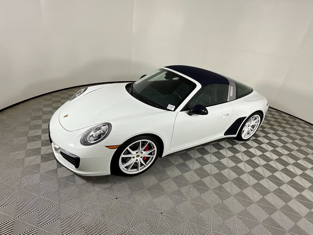Used 2018 Porsche 911 Targa 4 GTS image 9