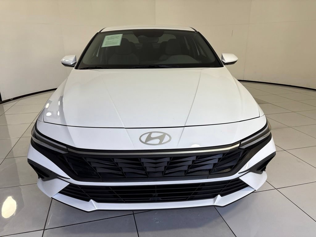Certified 2025 Hyundai Elantra Hybrid FWD image 8