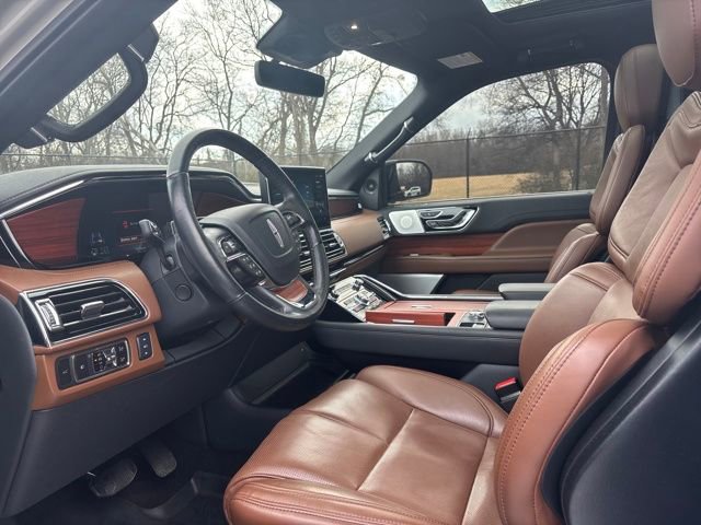 Certified 2024 Lincoln Navigator Reserve AWD/4WD image 16