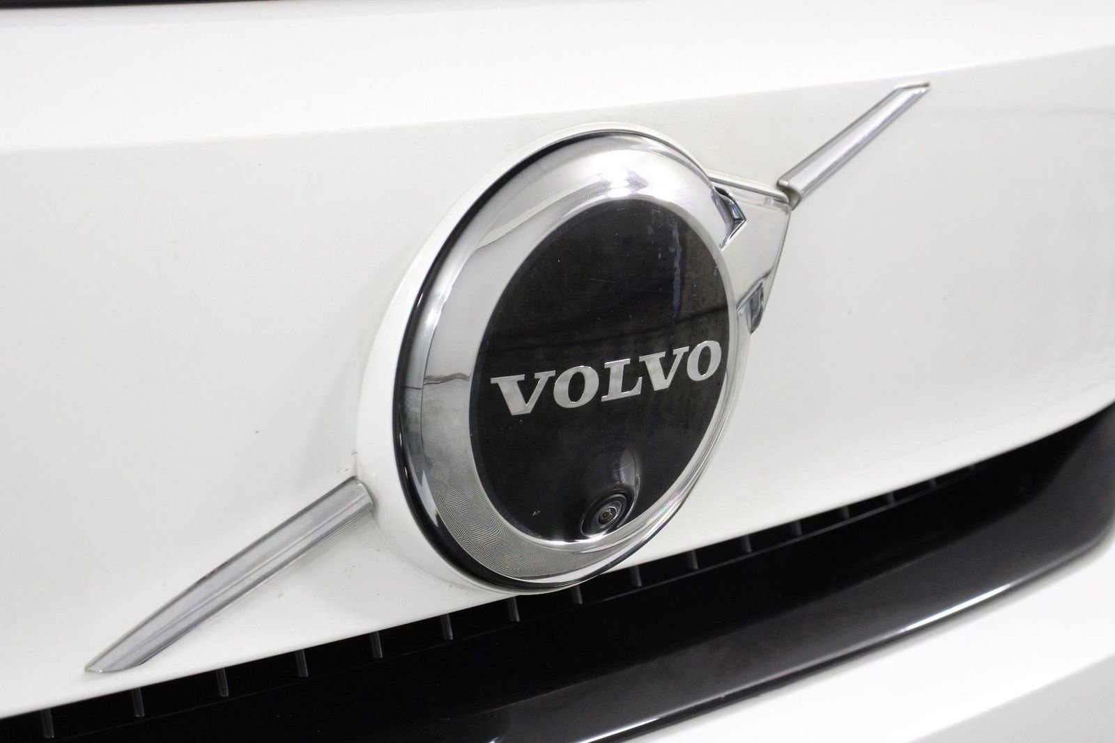 Used 2023 Volvo C40 P8 Recharge Plus AWD/4WD image 25