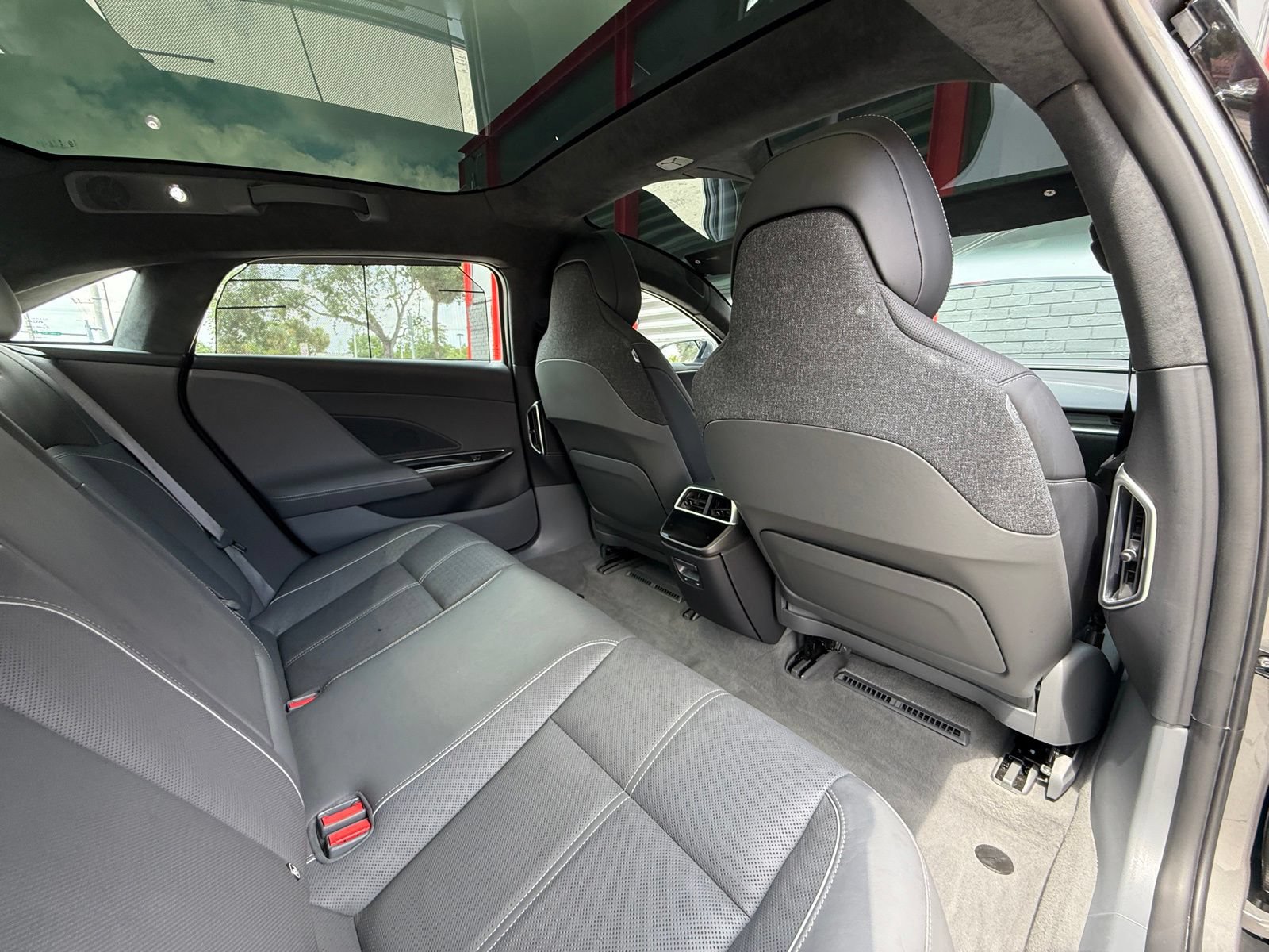 Used 2023 Lucid Air Touring AWD/4WD image 23