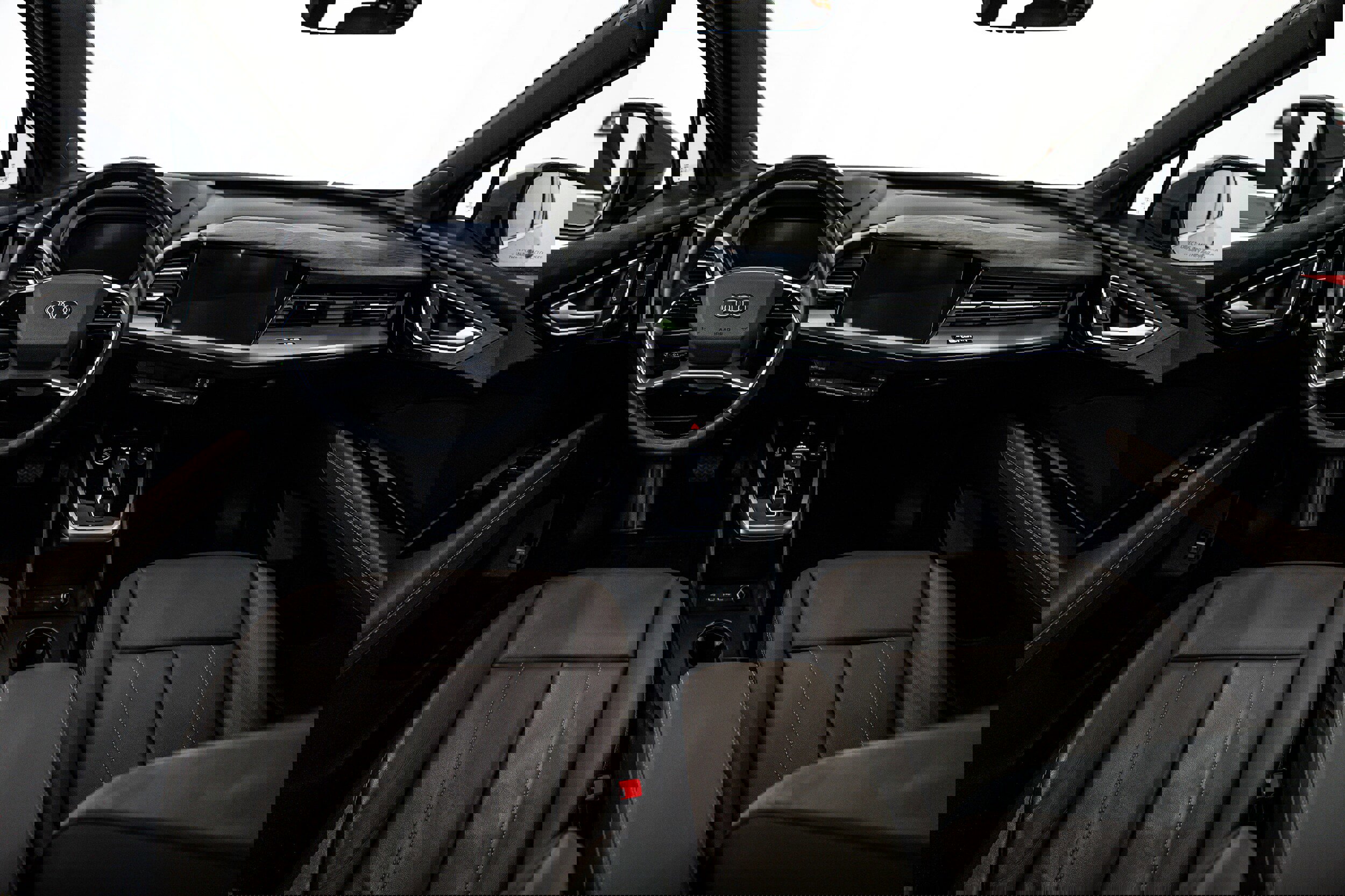 Used 2024 Audi Q4 e-tron Prestige image 8