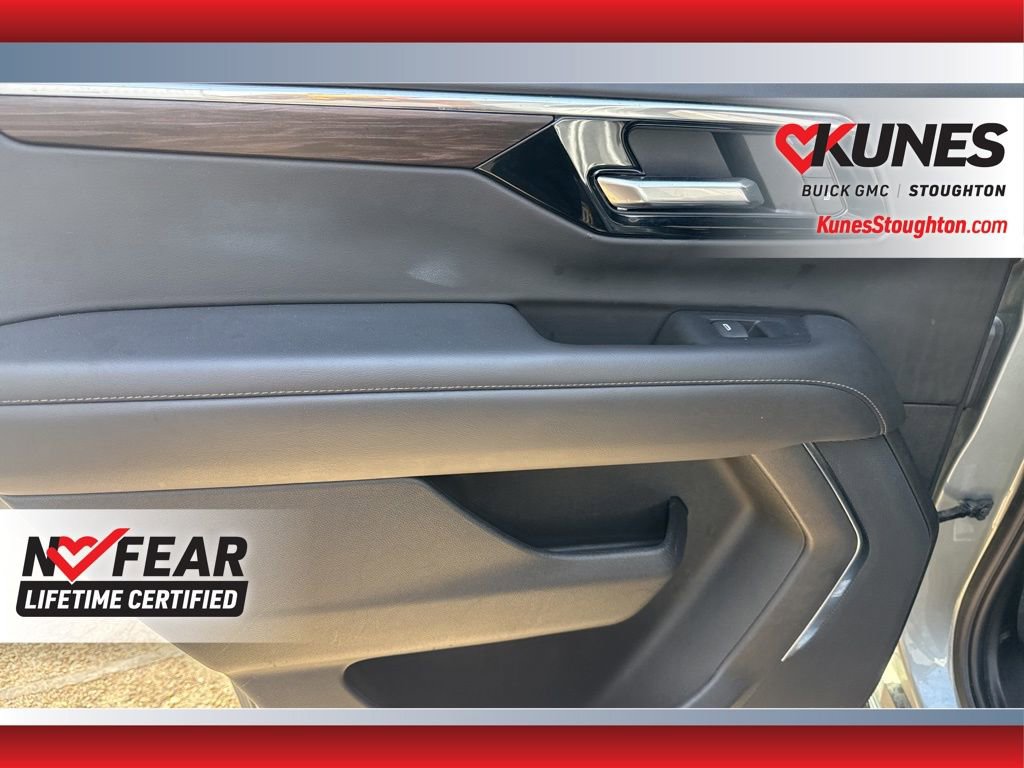 Used 2025 Chevrolet Tahoe Z71 image 38