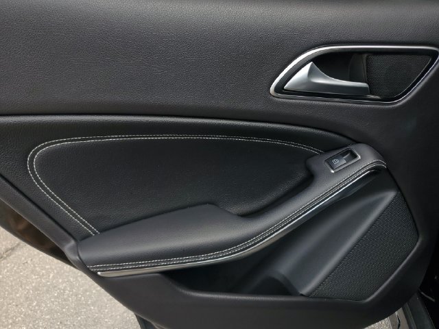 Used 2018 Mercedes-Benz GLA 250 4MATIC image 14