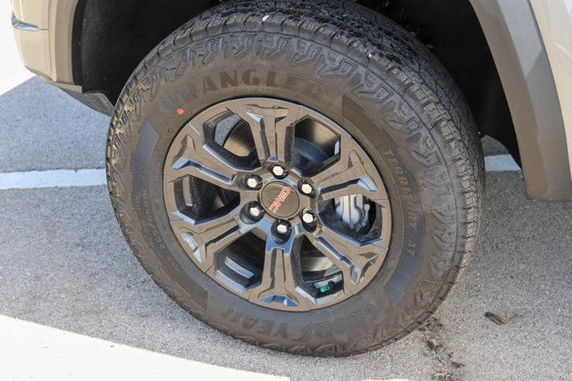 New 2025 GMC Canyon Elevation w/ Convenience Package image 7
