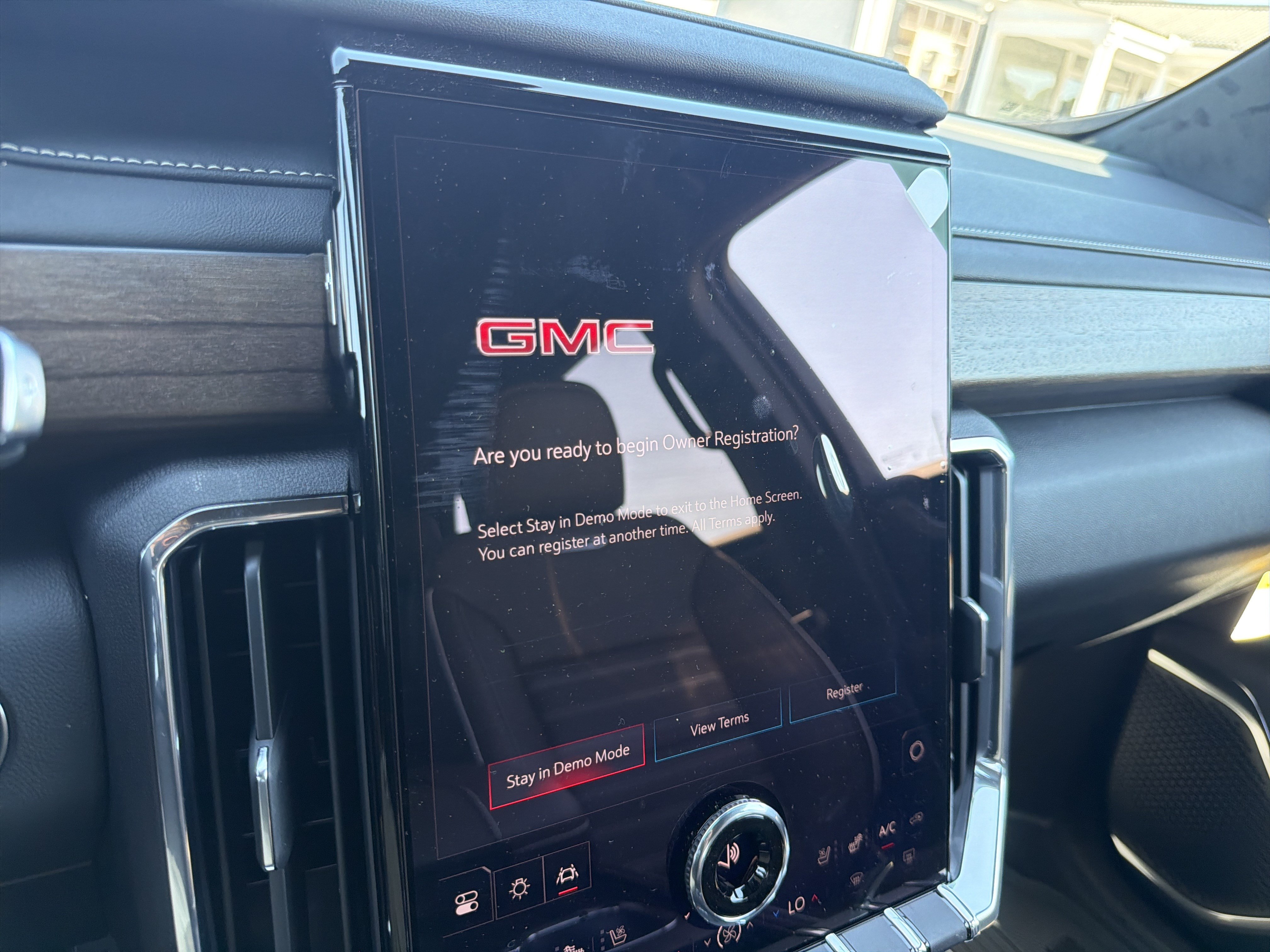 New 2027 GMC Acadia Denali Ultimate w/ LPO, Floor Liner Package AWD/4WD image 26