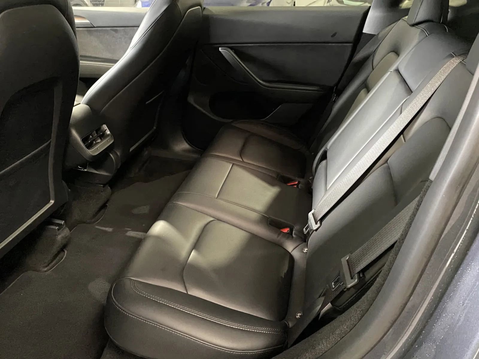 Used 2023 Tesla Model Y Long Range image 9