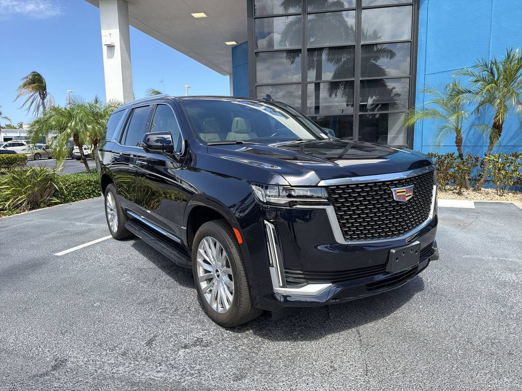Used 2024 Cadillac Escalade Premium Luxury AWD/4WD image 2