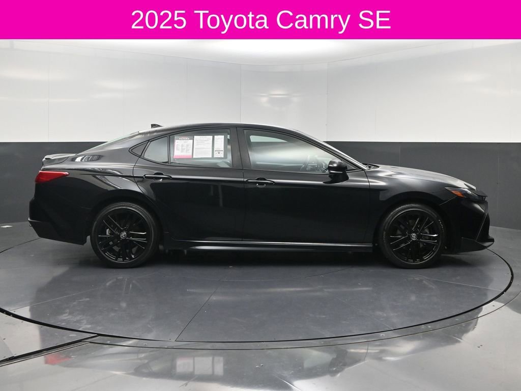 Used 2025 Toyota Camry SE w/ Convenience Package image 4