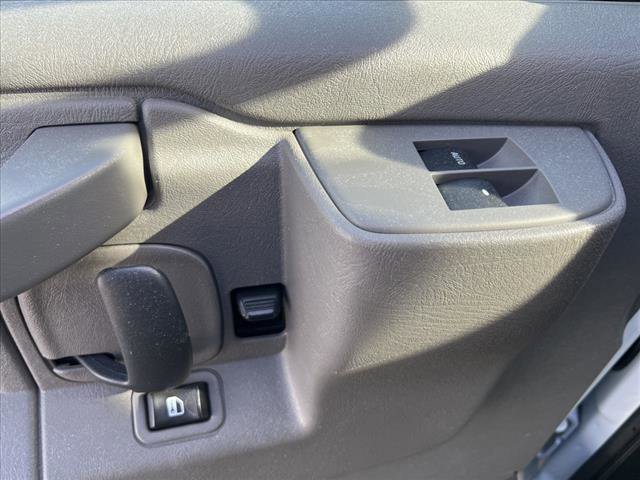 Used 2018 GMC Savana 2500 w/ Driver Convenience Package RWD image 9
