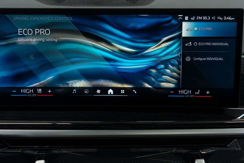 Used 2025 BMW X6 xDrive40i w/ Climate Comfort Package image 28