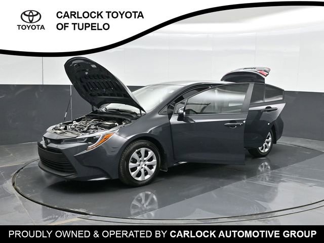 Used 2025 Toyota Corolla LE image 47