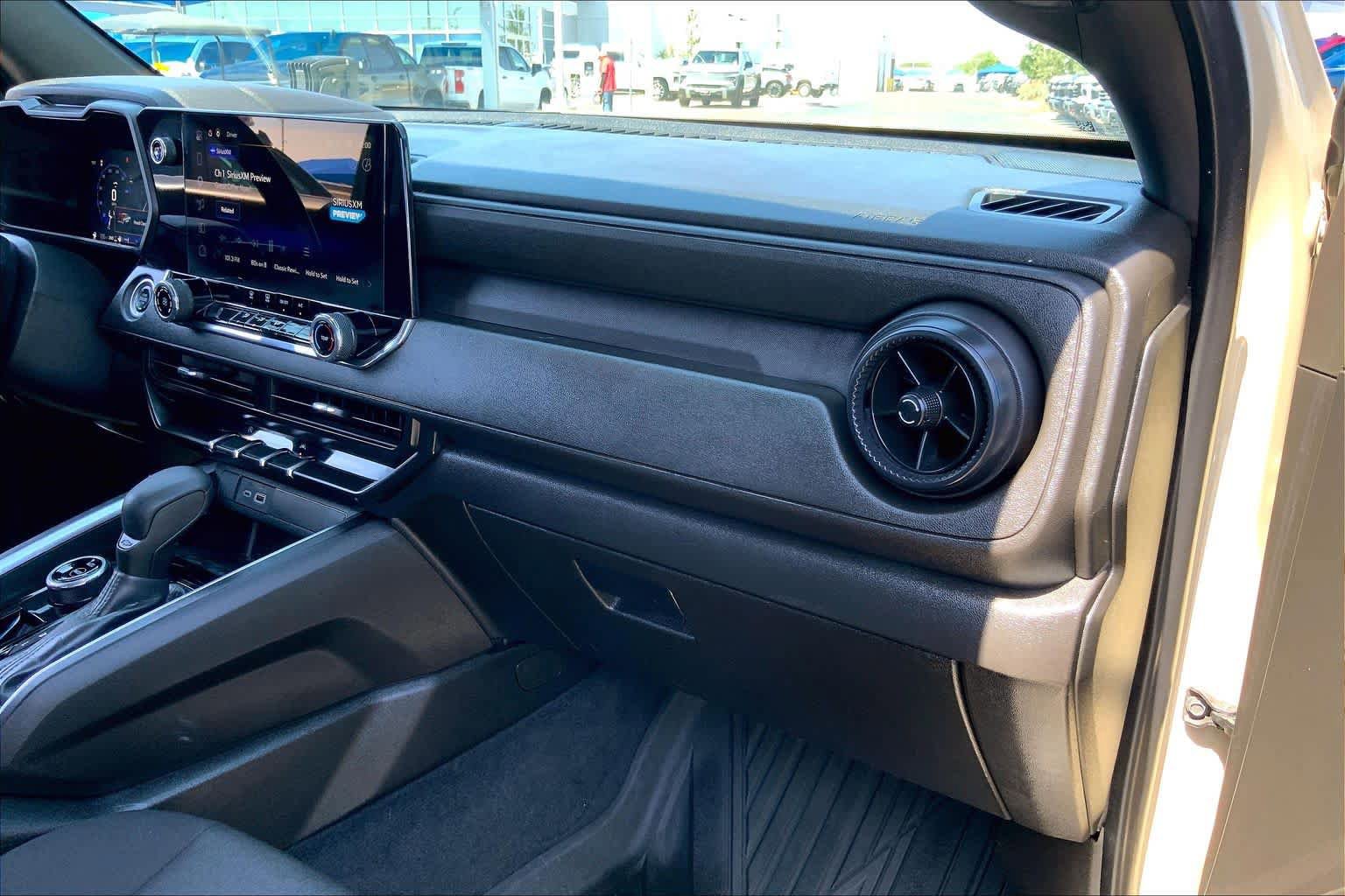 Used 2024 Chevrolet Colorado Trail Boss w/ Technology Package AWD/4WD image 19