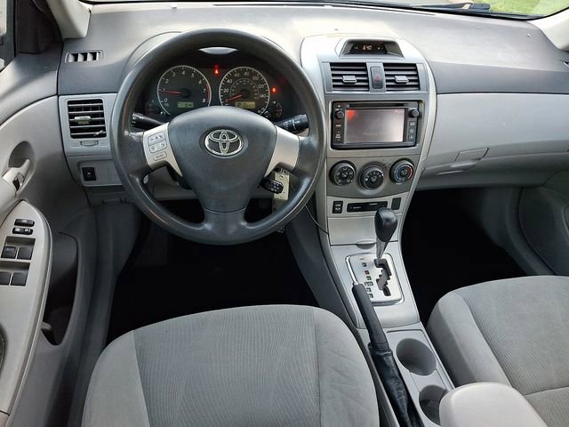 Used 2013 Toyota Corolla LE FWD image 12