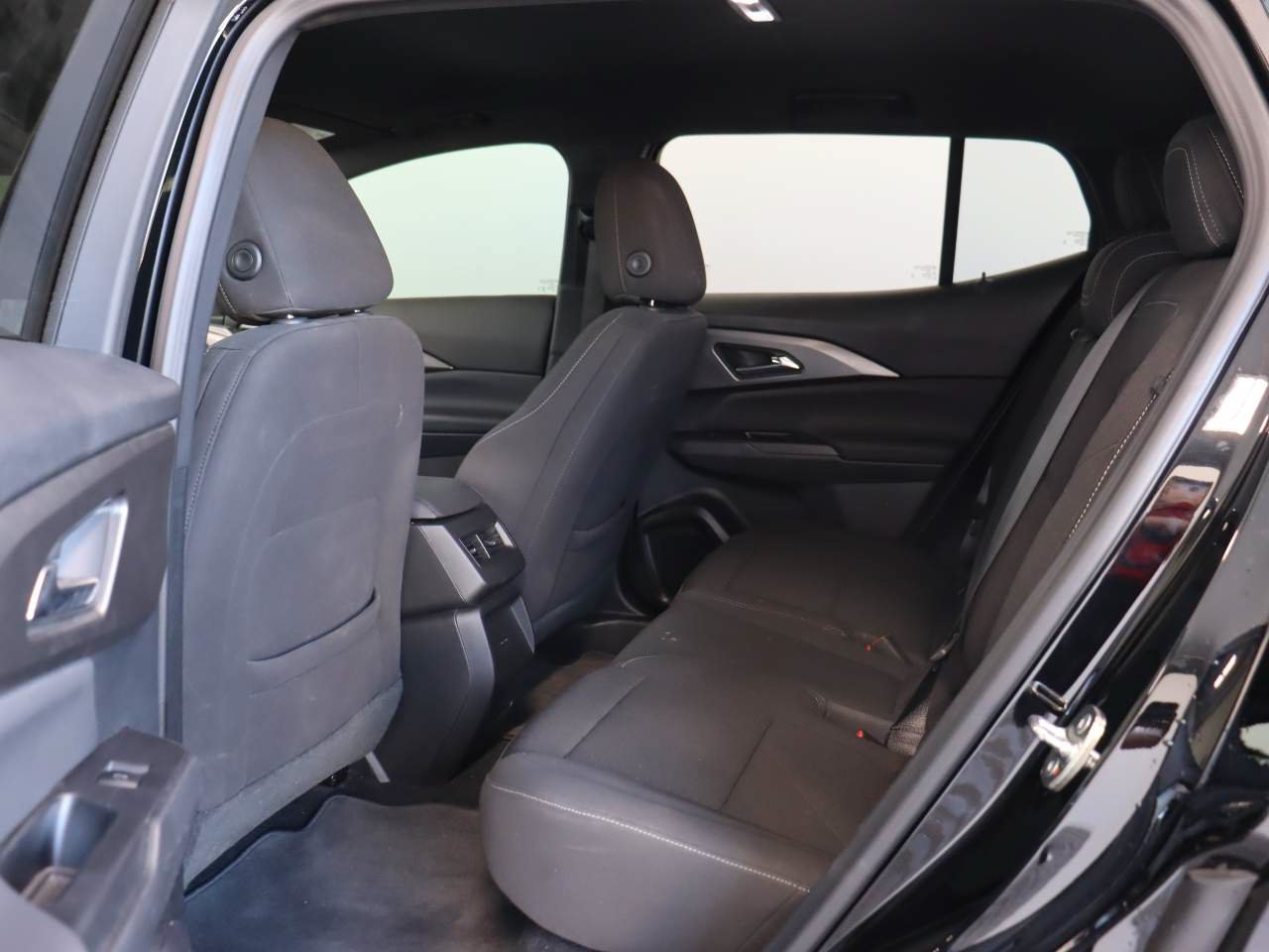 Certified 2025 Chevrolet Equinox EV LT w/ Comfort Package FWD image 16